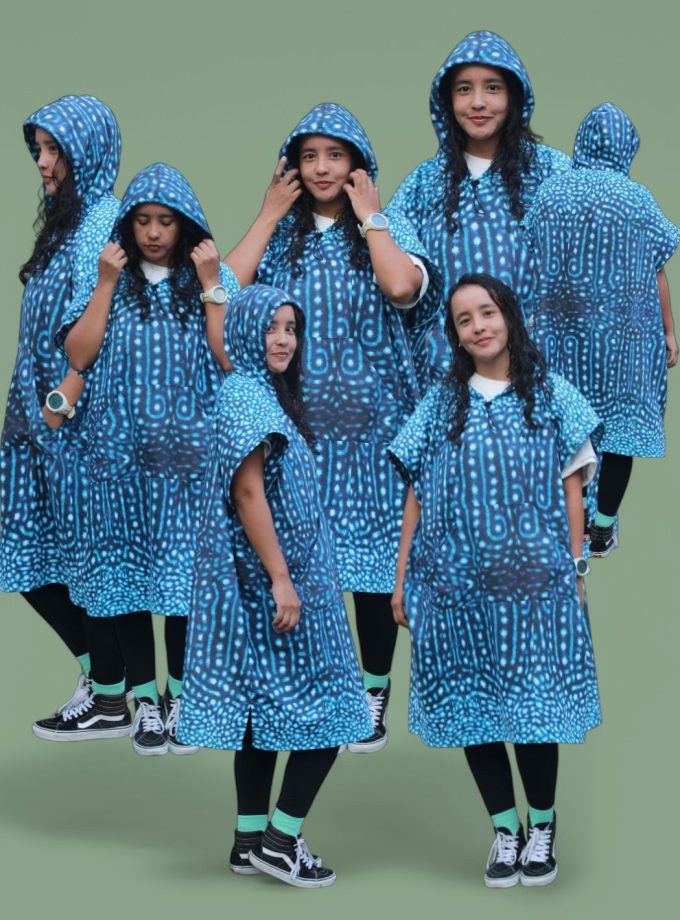 Poncho Tiburon Ballena